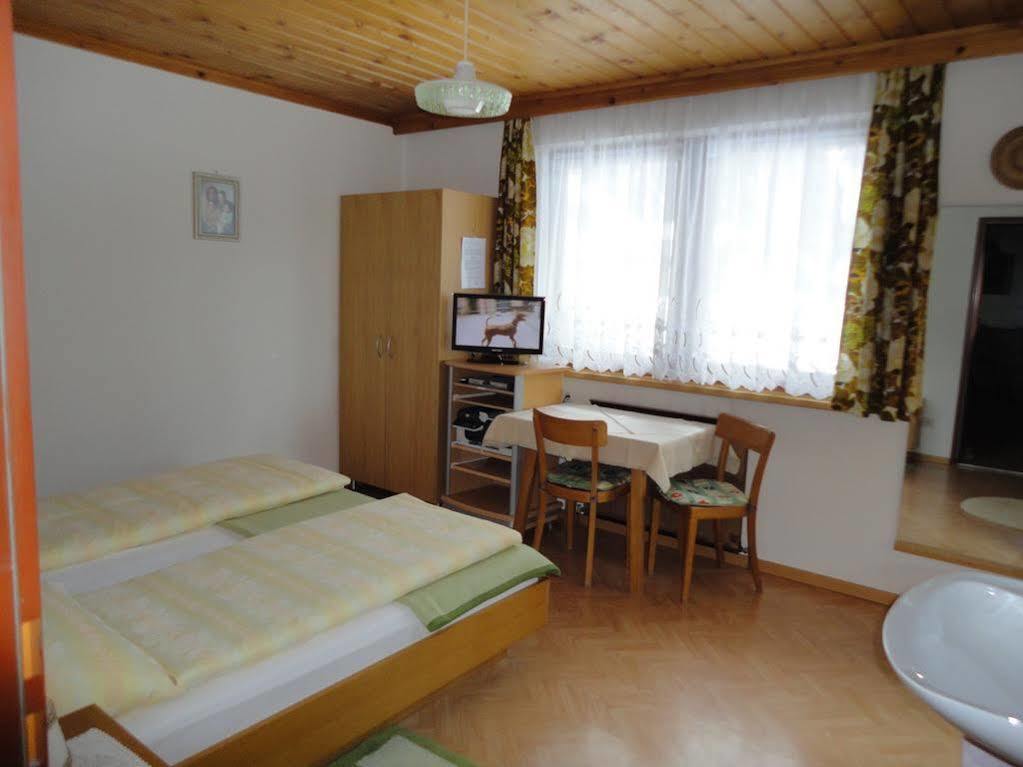 Haus Dorfblick Hotel Pragraten Exterior photo